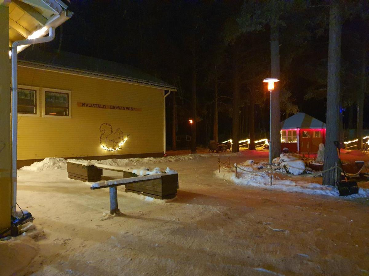 Majatalo Oravanpesae Lampsijärvi Exterior photo