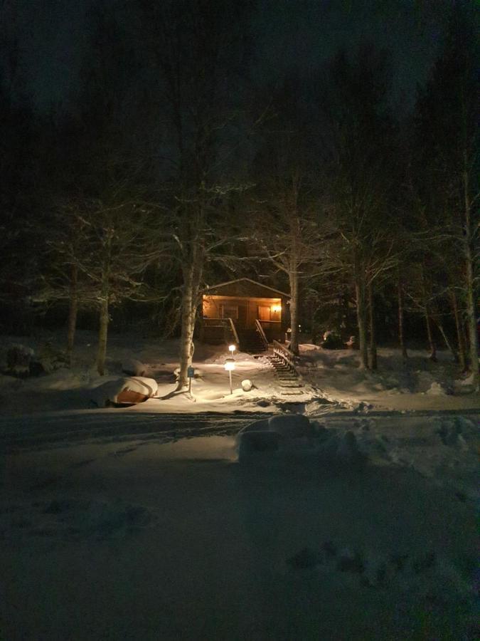 Majatalo Oravanpesae Lampsijärvi Exterior photo